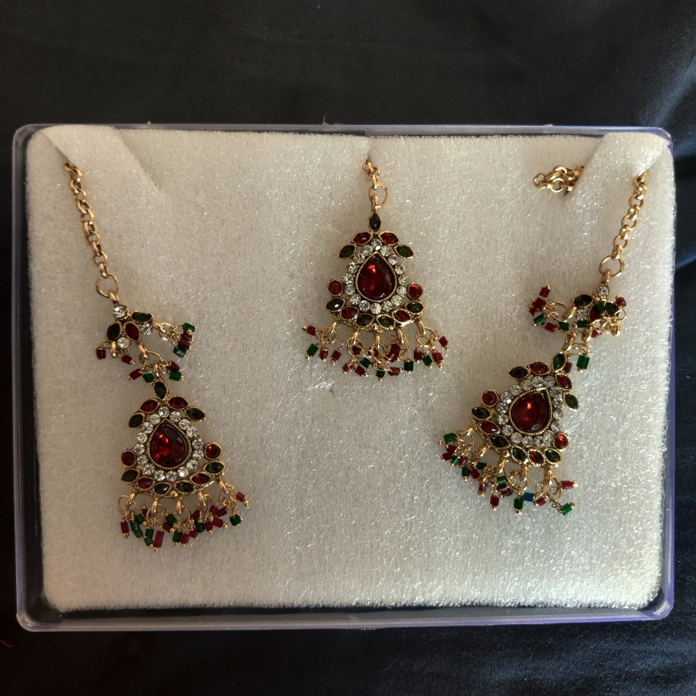 Earrings and Tikli